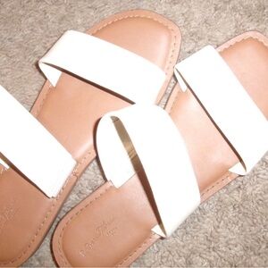 Universal Thread Tan and White Sandals